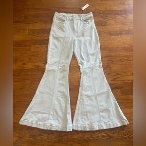 Rue 21 Women's Bell Bottoms Blue Jeans-Size 1-Stretch-Light Wash-Boho-Hippy
